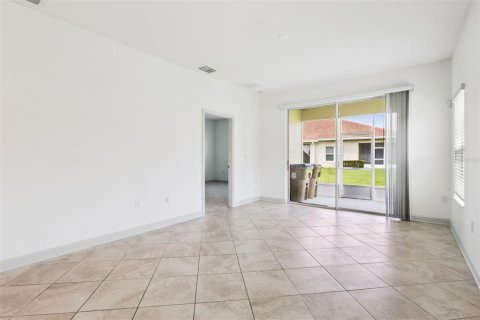 Townhouse in Davenport, Florida 2 bedrooms, 139.82 sq.m. № 2157335 - photo 9