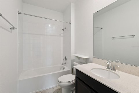 Townhouse in Davenport, Florida 2 bedrooms, 139.82 sq.m. № 2157335 - photo 19