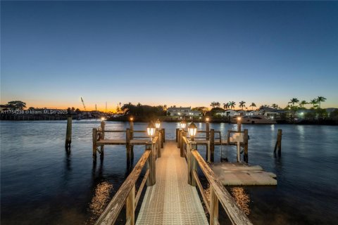 Villa ou maison à vendre à Hillsboro Beach, Floride: 6 chambres, 887.4 m2 № 1926964 - photo 25