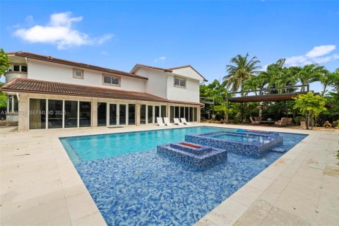 Casa en venta en Miami, Florida, 6 dormitorios, 596.71 m2 № 2003368 - foto 2