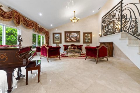 Casa en venta en Miami, Florida, 6 dormitorios, 596.71 m2 № 2003368 - foto 12