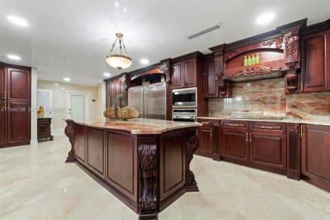 Casa en venta en Miami, Florida, 6 dormitorios, 596.71 m2 № 2003368 - foto 23
