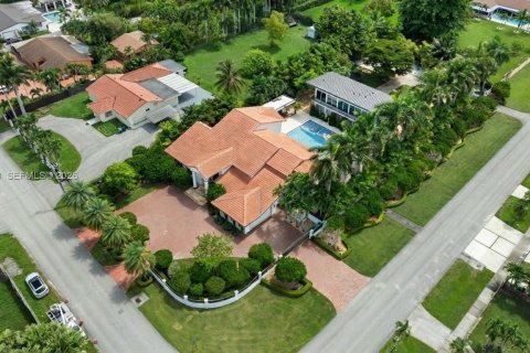 Casa en venta en Miami, Florida, 6 dormitorios, 596.71 m2 № 2003368 - foto 7