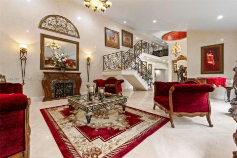 Casa en venta en Miami, Florida, 6 dormitorios, 596.71 m2 № 2003368 - foto 15