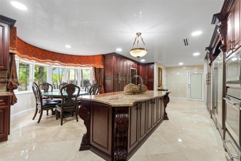 Casa en venta en Miami, Florida, 6 dormitorios, 596.71 m2 № 2003368 - foto 27