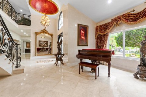 Casa en venta en Miami, Florida, 6 dormitorios, 596.71 m2 № 2003368 - foto 11