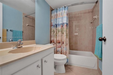 Condo in Aventura, Florida, 3 bedrooms  № 1977497 - photo 27