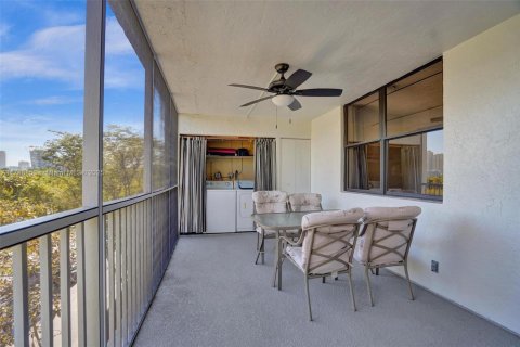 Condo in Aventura, Florida, 3 bedrooms  № 1977497 - photo 29
