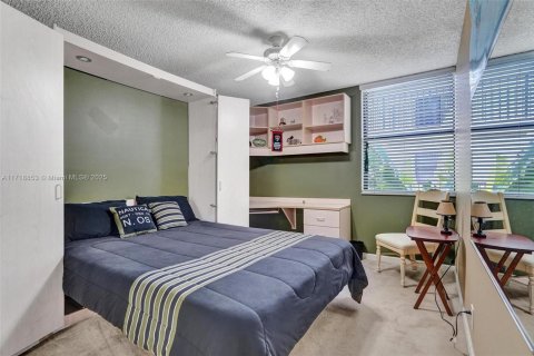 Condo in Aventura, Florida, 3 bedrooms  № 1977497 - photo 25