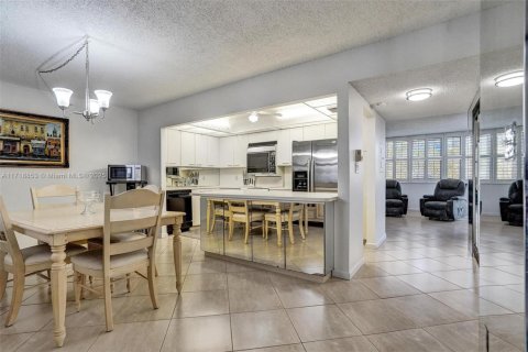 Condo in Aventura, Florida, 3 bedrooms  № 1977497 - photo 6
