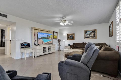 Condo in Aventura, Florida, 3 bedrooms  № 1977497 - photo 15