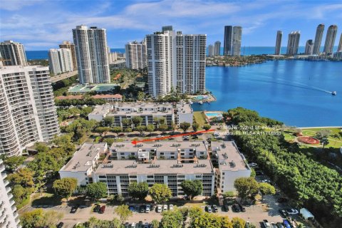 Condo in Aventura, Florida, 3 bedrooms  № 1977497 - photo 2