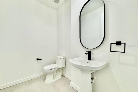 Townhouse in Tampa, Florida 3 bedrooms, 195.47 sq.m. № 1893895 - photo 24
