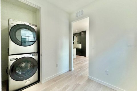 Townhouse in Tampa, Florida 3 bedrooms, 195.47 sq.m. № 1893895 - photo 23