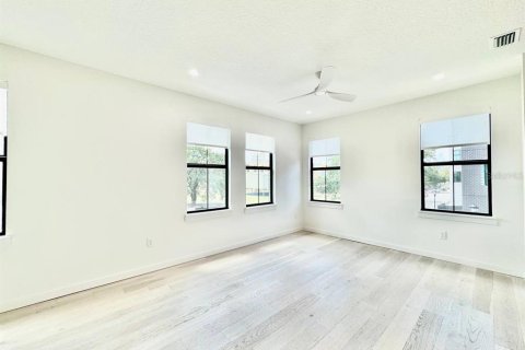 Townhouse in Tampa, Florida 3 bedrooms, 195.47 sq.m. № 1893895 - photo 10