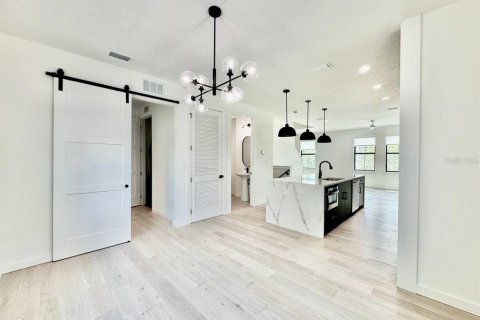 Townhouse in Tampa, Florida 3 bedrooms, 195.47 sq.m. № 1893895 - photo 14