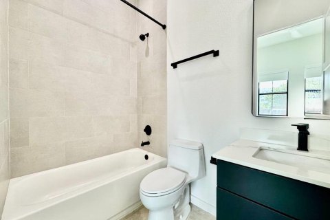 Townhouse in Tampa, Florida 3 bedrooms, 195.47 sq.m. № 1893895 - photo 7