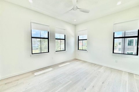 Townhouse in Tampa, Florida 3 bedrooms, 195.47 sq.m. № 1893895 - photo 29