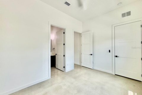 Townhouse in Tampa, Florida 3 bedrooms, 195.47 sq.m. № 1893895 - photo 5