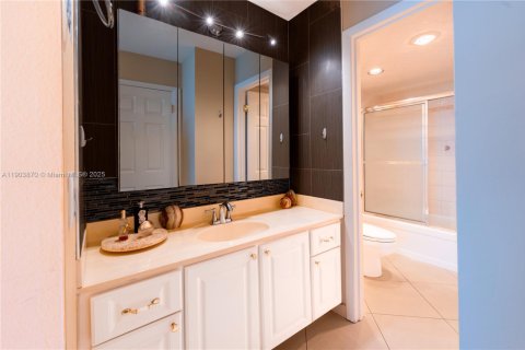 Снять в аренду квартиру в Холливуд, Флорида 1 спальня, 91.04м2, № 1954795 - фото 17
