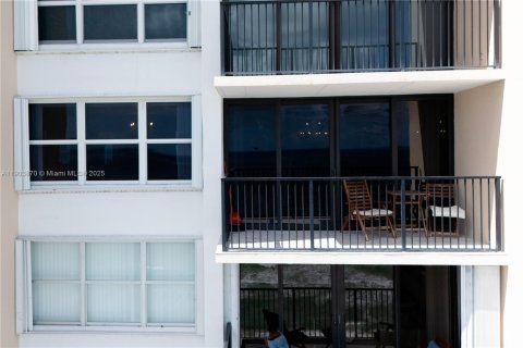 Снять в аренду квартиру в Холливуд, Флорида 1 спальня, 91.04м2, № 1954795 - фото 23