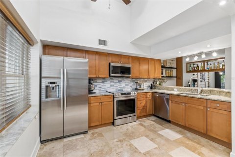 Condo in Palm Harbor, Florida, 2 bedrooms № 2214842 - photo 3