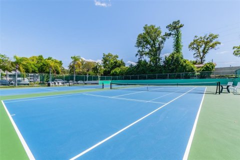 Condo in Palm Harbor, Florida, 2 bedrooms № 2214842 - photo 29