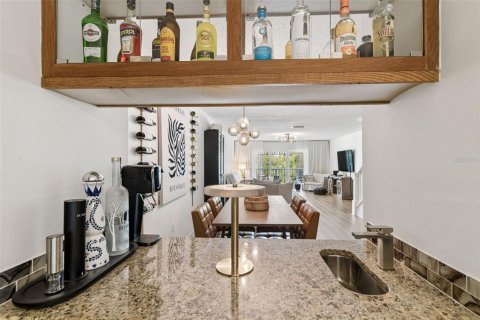 Condo in Palm Harbor, Florida, 2 bedrooms № 2214842 - photo 6
