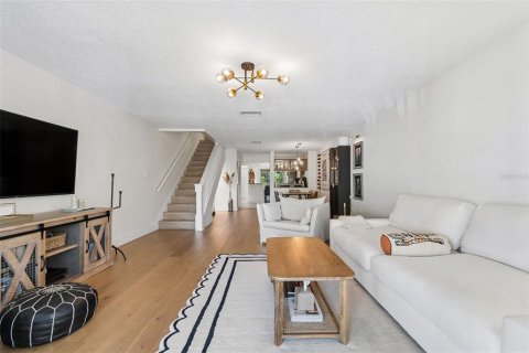 Condo in Palm Harbor, Florida, 2 bedrooms № 2214842 - photo 13
