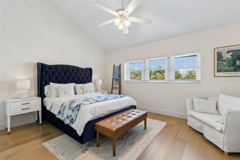 Condo in Palm Harbor, Florida, 2 bedrooms № 2214842 - photo 16