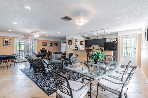 Condo in Palm Harbor, Florida, 2 bedrooms № 2214842 - photo 28