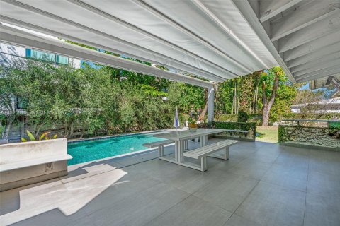 Снять в аренду виллу или дом в Майами, Флорида 4 спальни, 250.46м2, № 1988694 - фото 10