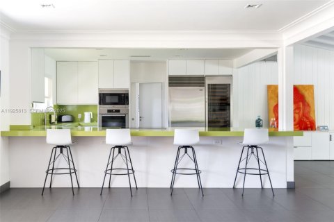 Снять в аренду виллу или дом в Майами, Флорида 4 спальни, 250.46м2, № 1988694 - фото 5