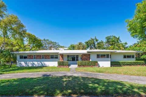 Снять в аренду виллу или дом в Майами, Флорида 4 спальни, 250.46м2, № 1988694 - фото 1