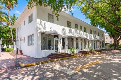 Купить коммерческую недвижимость в Майами-Бич, Флорида № 2153469 - фото 3