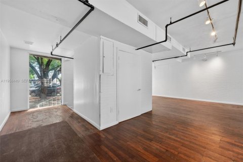 Купить коммерческую недвижимость в Майами-Бич, Флорида № 2153469 - фото 30