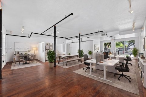 Купить коммерческую недвижимость в Майами-Бич, Флорида № 2153469 - фото 29
