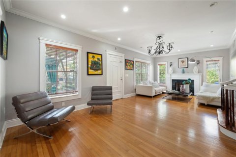 House in Miami, Florida 5 bedrooms, 272.76 sq.m. № 1540542 - photo 5