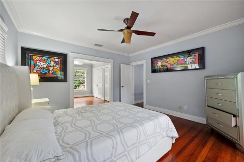 House in Miami, Florida 5 bedrooms, 272.76 sq.m. № 1540542 - photo 19