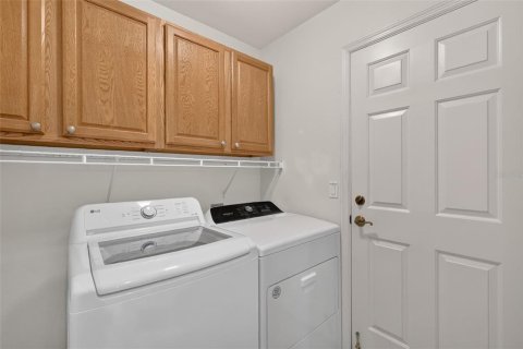 House in Tavares, Florida 3 bedrooms, 181.07 sq.m. № 2222705 - photo 26