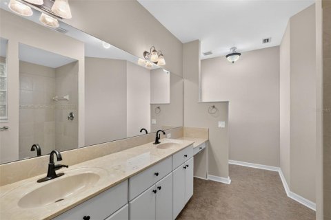 House in Tavares, Florida 3 bedrooms, 181.07 sq.m. № 2222705 - photo 19