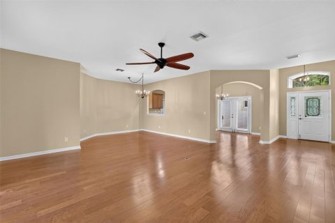 House in Tavares, Florida 3 bedrooms, 181.07 sq.m. № 2222705 - photo 9