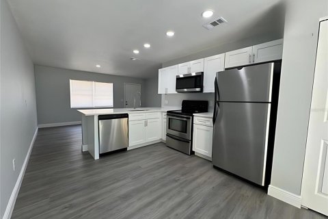 Apartamento en alquiler en DeLand, Florida, 2 dormitorios, 104.98 m2 № 1901707 - foto 3