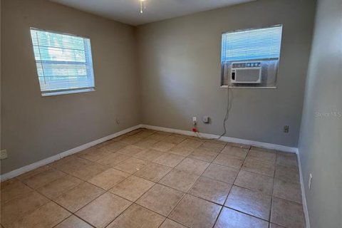 Apartamento en alquiler en Gainesville, Florida, 2 dormitorios, 60.2 m2 № 2106494 - foto 10
