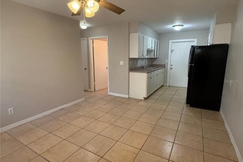 Apartamento en alquiler en Gainesville, Florida, 2 dormitorios, 60.2 m2 № 2106494 - foto 2