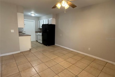 Apartamento en alquiler en Gainesville, Florida, 2 dormitorios, 60.2 m2 № 2106494 - foto 4