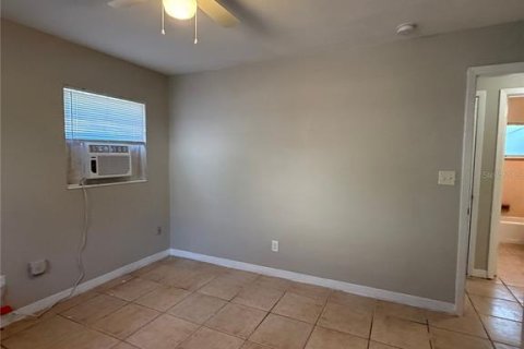 Apartamento en alquiler en Gainesville, Florida, 2 dormitorios, 60.2 m2 № 2106494 - foto 3