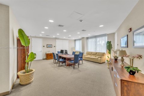 Condominio en alquiler en Aventura, Florida, 1 dormitorio, 79.9 m2 № 2032516 - foto 26