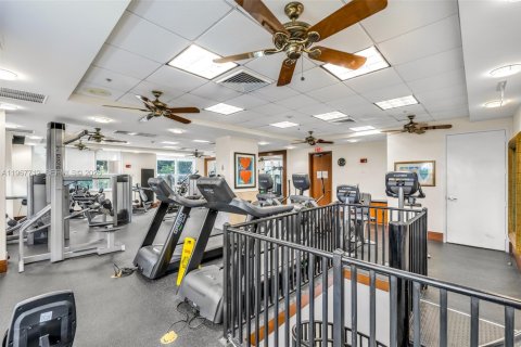 Condominio en alquiler en Aventura, Florida, 1 dormitorio, 79.9 m2 № 2032516 - foto 19