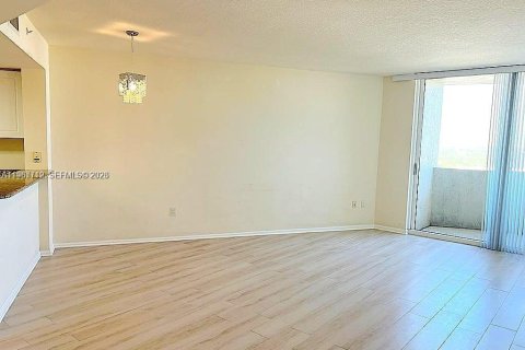 Condominio en alquiler en Aventura, Florida, 1 dormitorio, 79.9 m2 № 2032516 - foto 28